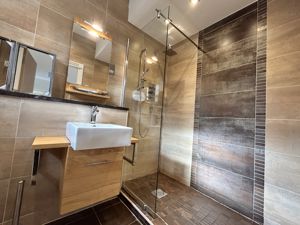 Photo 22- click for photo gallery